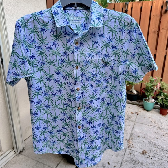 TENTH + OCEAN. Tropical, Linen & Cotton, Button Down Shirt. Size Medium. - Picture 2 of 11
